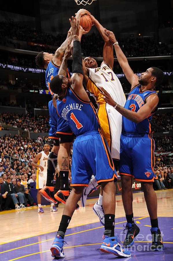 New York Knicks V Los Angeles Lakers #2 Photograph by Andrew D. Bernstein