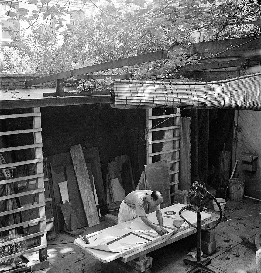 Noguchi In His Studio #2 Photograph by Eliot Elisofon