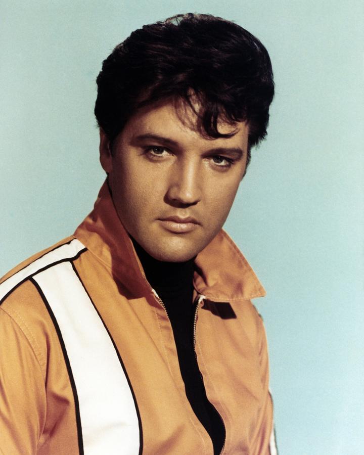 Portrait Of Elvis Presley Photograph by Globe Photos - Fine Art America