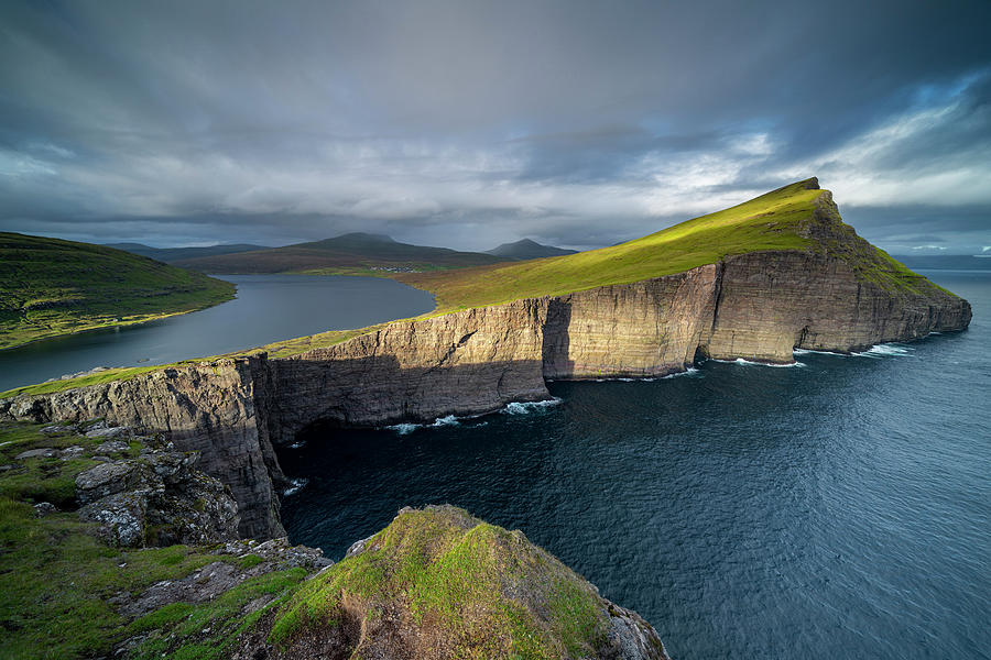 Rock Formation At Leitisvatn, Also Called Sørvágsvatn, Vágar, Faroe ...