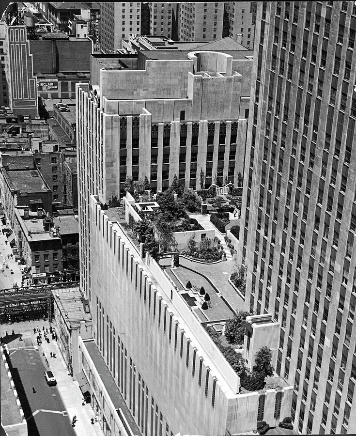 Building Photograph - Rockefeller Center #2 by Alfred Eisenstaedt