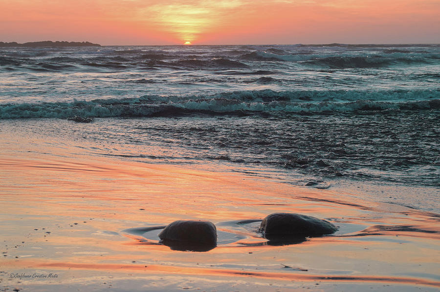 2 Rocks at sunset Photograph by Elaine Pawski