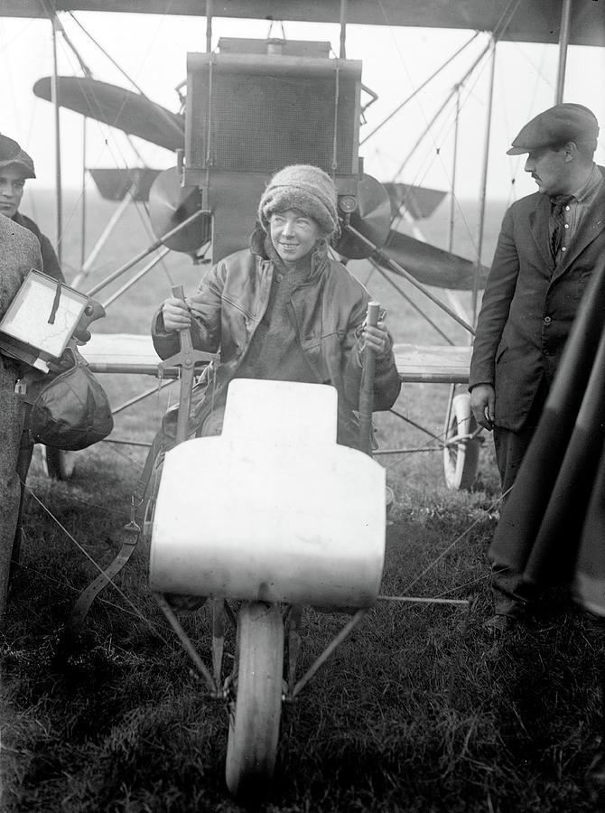 Ruth Law, American Aviatrix #2 Photograph by Science Source