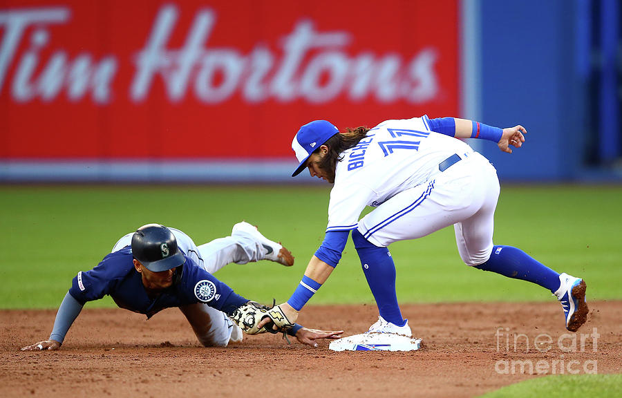 Seattle Mariners V Toronto Blue Jays 2 Photograph by Vaughn Ridley Seattle Mariners V Toronto Blue Jays 2 Photograph by Vaughn Ridley