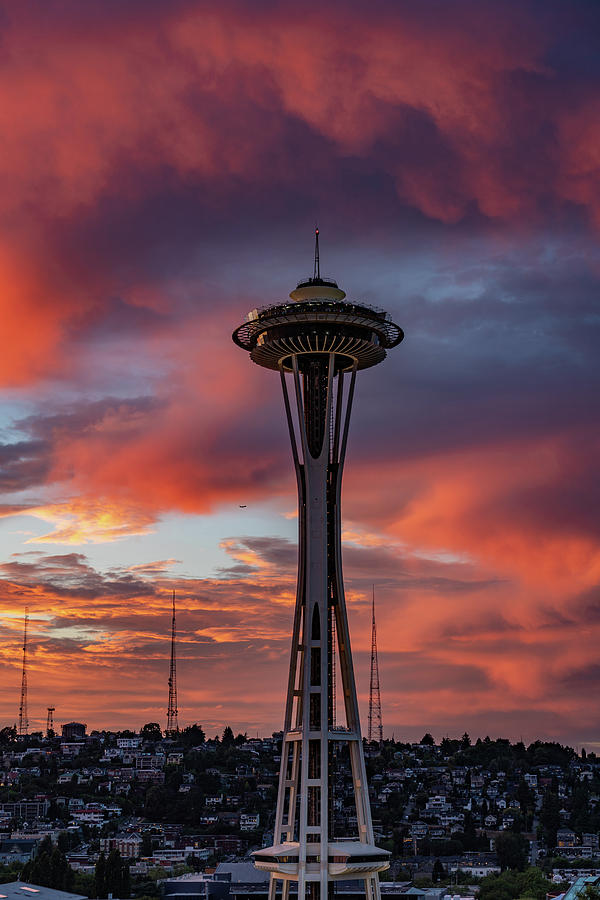 Space Needle Sunset #4 Photograph by Tommy Farnsworth