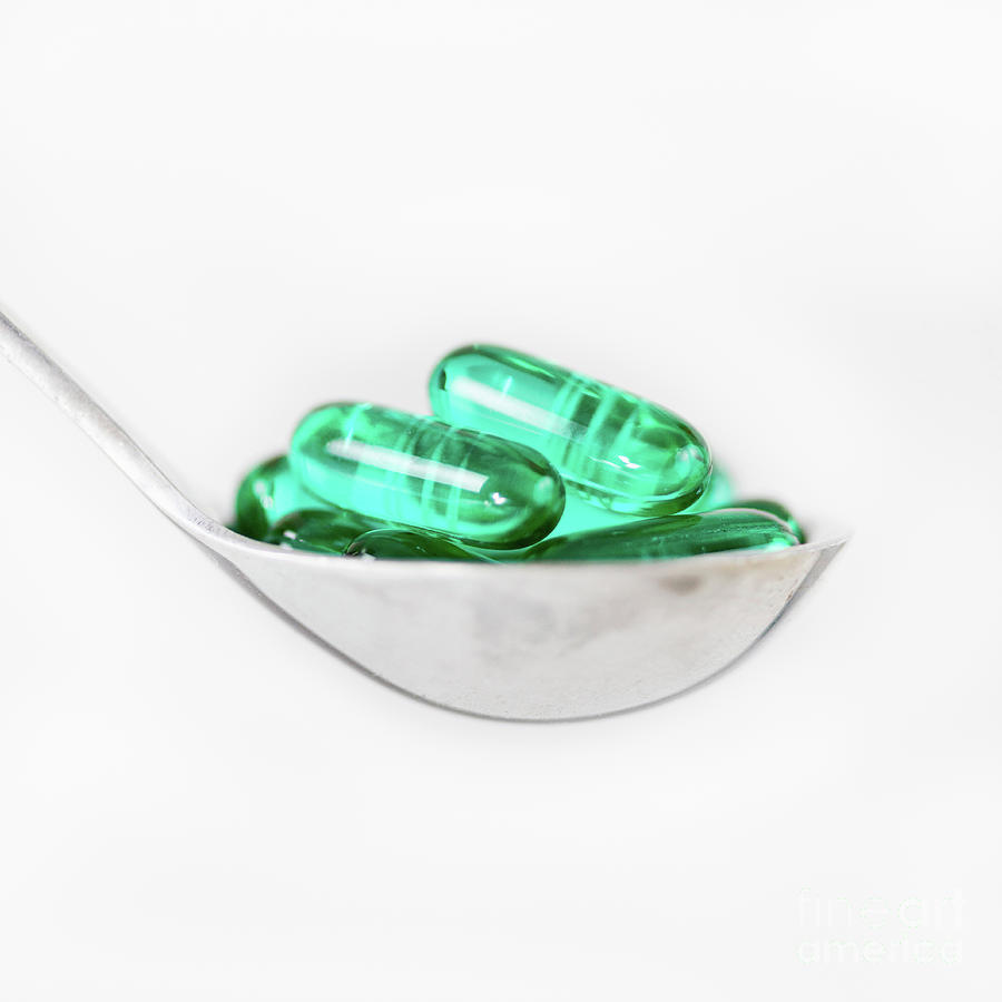 Nutritional Supplement Photograph - Spoonful Of Supplements by Microgen Images/science Photo Library Nutritional Supplement Photograph - Spoonful Of Supplements by Microgen Images/science Photo Library