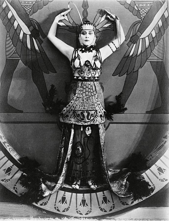 THEDA BARA in CLEOPATRA -1917-. #2 Photograph by Album