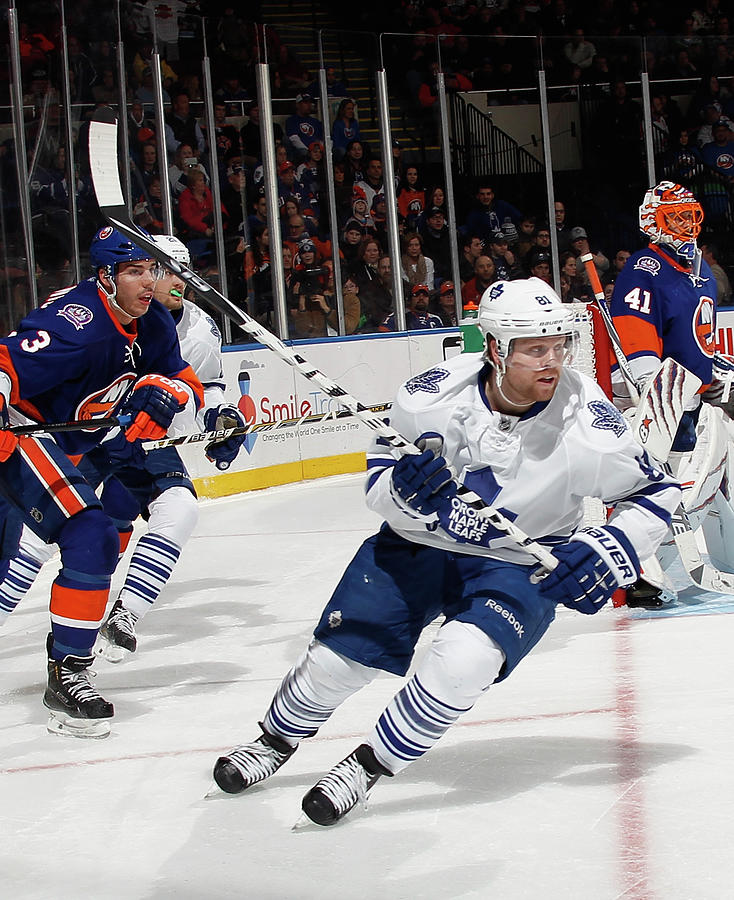 Toronto Maple Leafs V New York Islanders 2 by Bruce