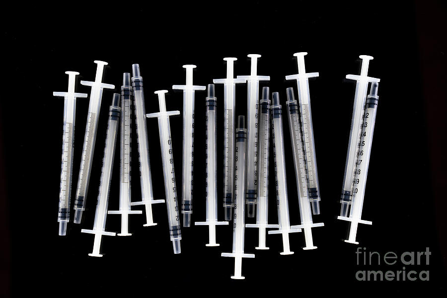Tuberculin Syringes #2 Photograph by Wladimir Bulgar/science Photo Library