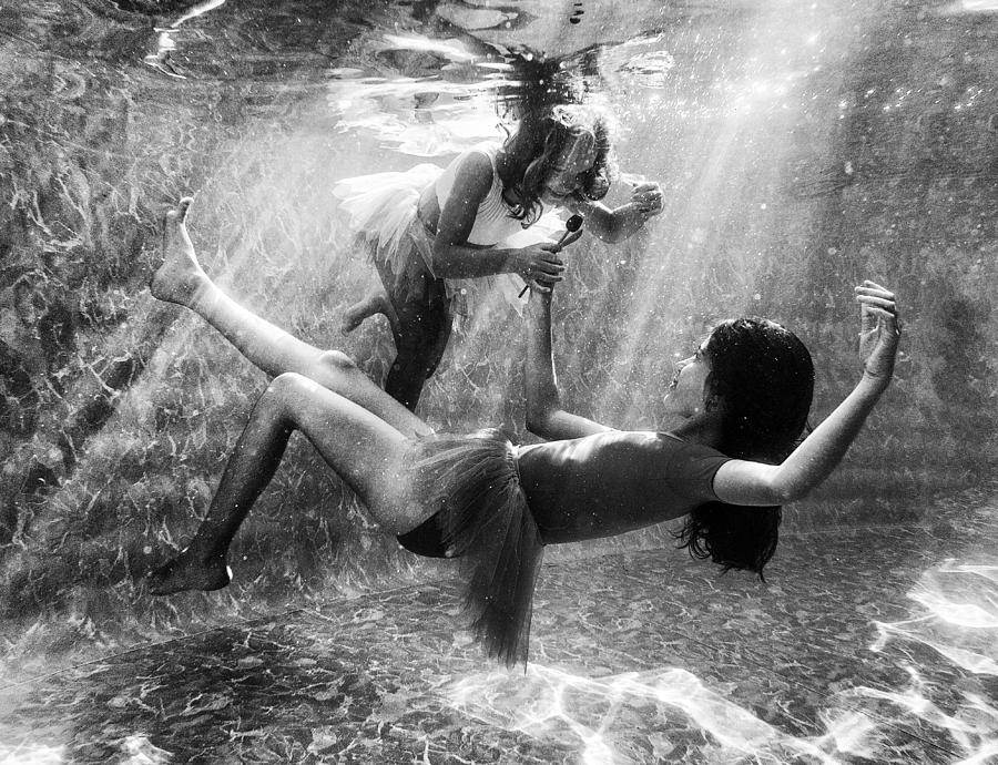 Underwater Love #2 Photograph by Gina Buliga