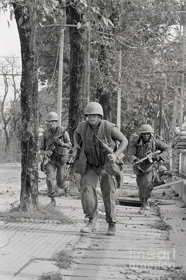 Us Marines Fighting In Hue #2 Photograph by Bettmann
