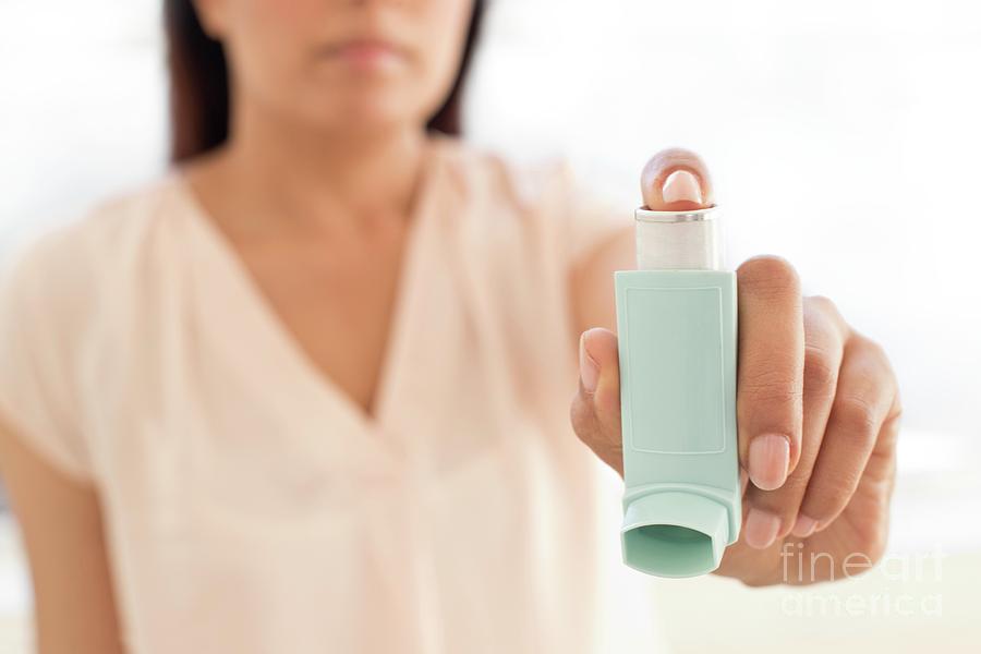 Woman Holding Inhaler Photograph by Science Photo Library - Fine Art ...