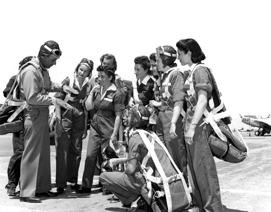 Wwii, Women Airforce Service Pilots #2 Photograph by Science Source