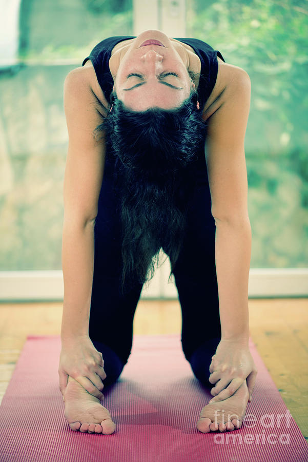 Yoga Anatomy – Camel Pose (Ustrasana) | bloom