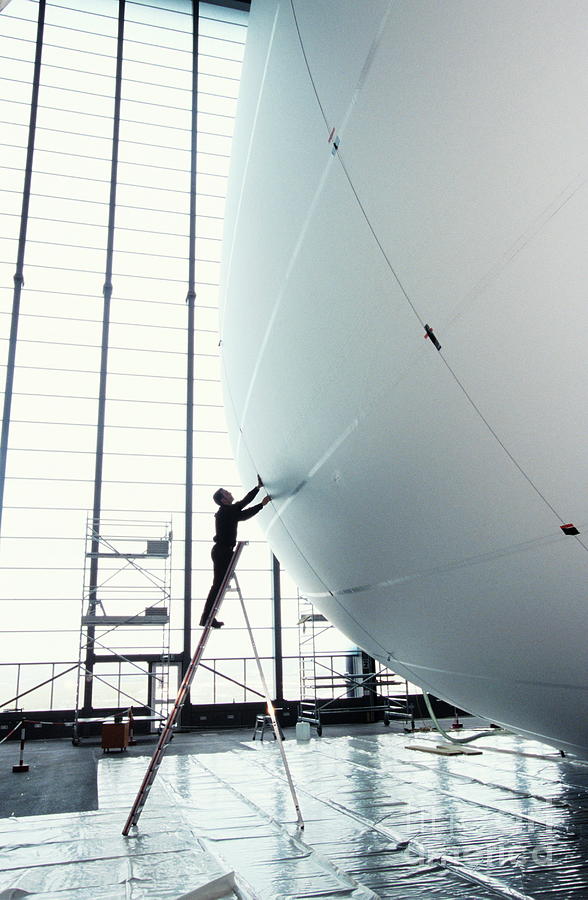 Zeppelin Nt Construction Photograph by Philippe Psaila/science Photo ...