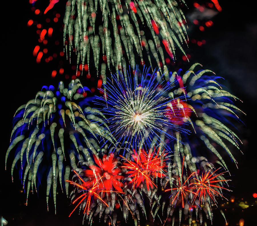Seattle Lake Union 4th of July Fireworks #20 Photograph by Tommy Farnsworth