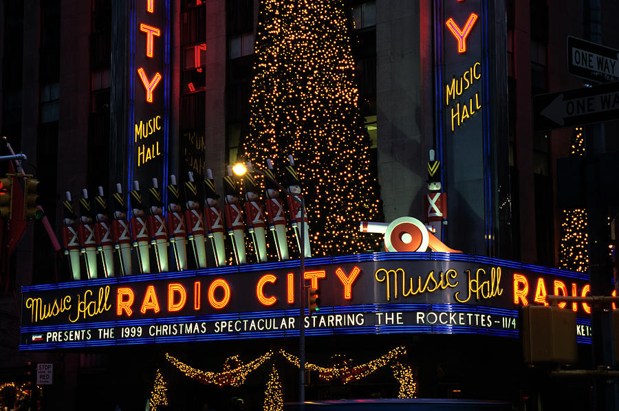 RADIO CITY MUSIC HALL ROCKETTES 75TH ANNIV 1990'S PIN 