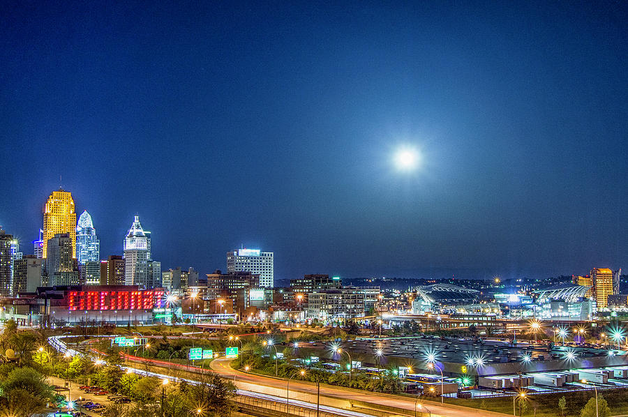2014 Cincinnati Ohio Full Moon Skyline Photograph by Dave Morgan