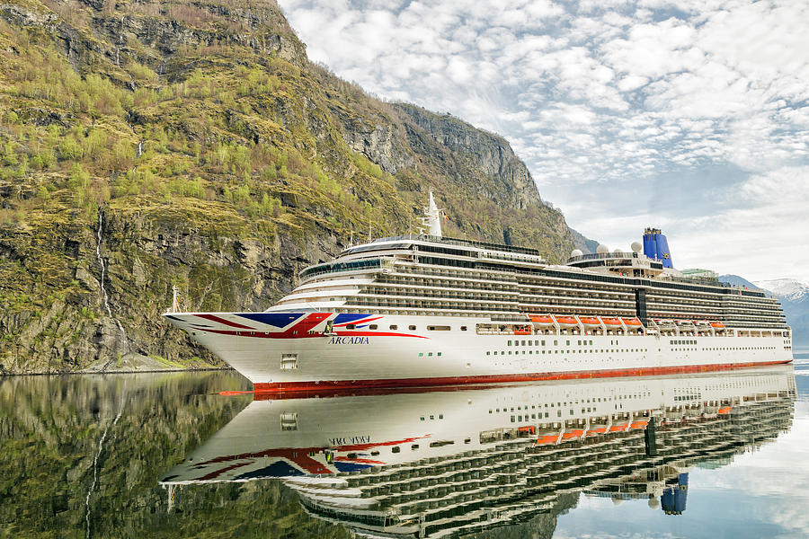 201805050-007 Cruise Ship Aurlandsfjorden Photograph By Alan Tonnesen 