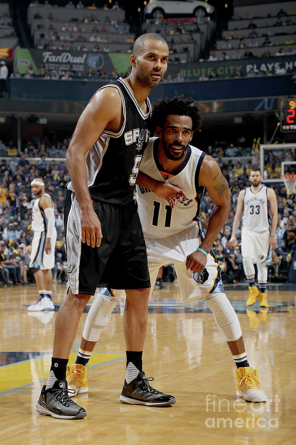 San Antonio Spurs V Memphis Grizzlies - Photograph by Joe Murphy San Antonio Spurs V Memphis Grizzlies - Photograph by Joe Murphy
