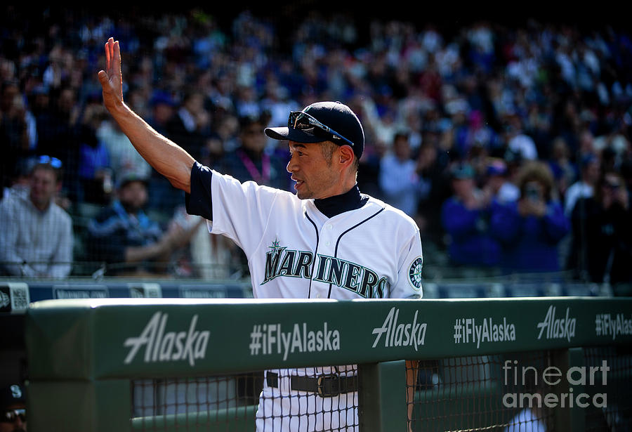 Chicago Cubs V Seattle Mariners Photograph by Lindsey Wasson Chicago Cubs V Seattle Mariners Photograph by Lindsey Wasson