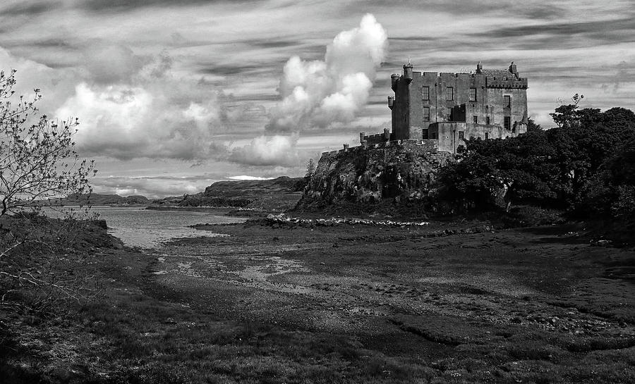 Dunvegan Castle Photograph By Dave Mills Fine Art America