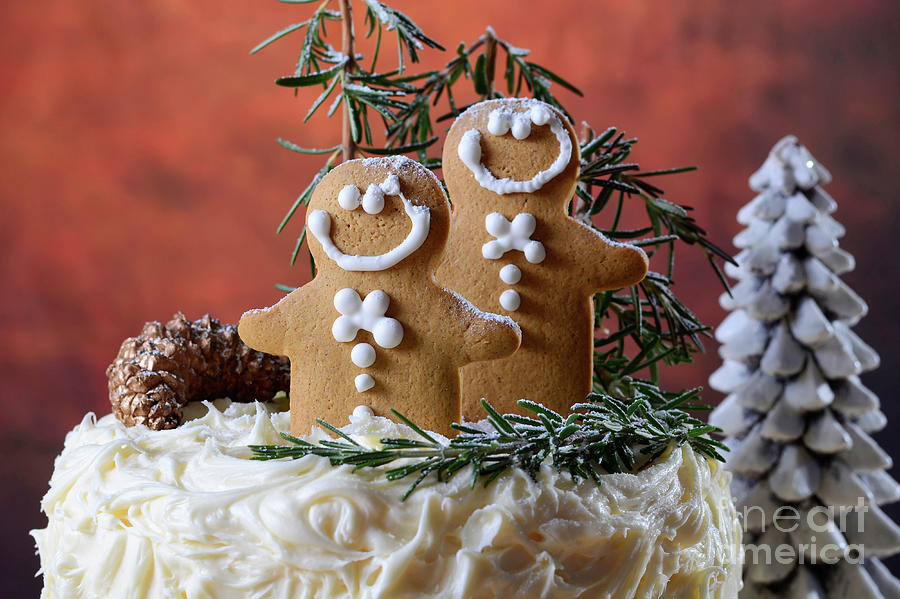 Gingerbread House Gingerbread Cake - festive Christmas dessert