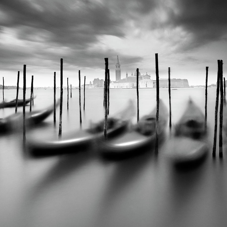 Black And White Photograph - 3 Gondolas 2 by Moises Levy