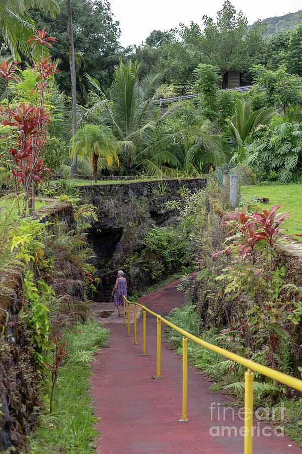 Lava Tube Tourist Attraction #3 Photograph by Jim West/science Photo Library