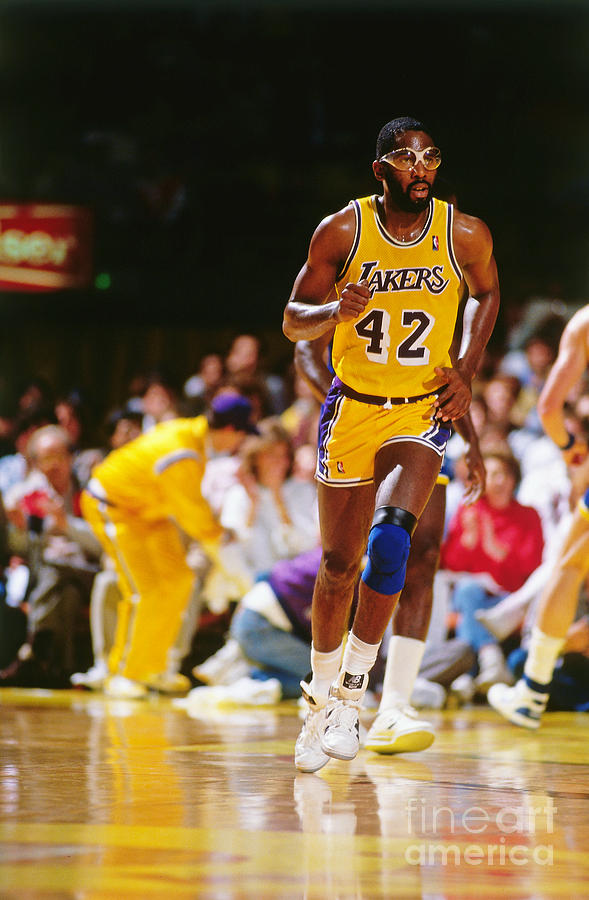 Los Angeles Lakers James Worthy #3 Photograph by Andrew D. Bernstein