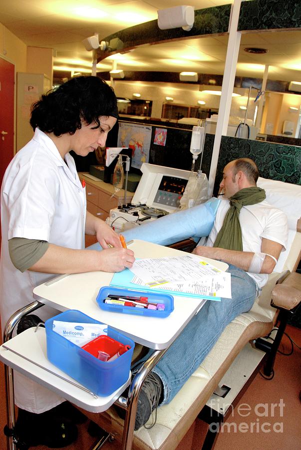 Man Donating Blood Platelets #3 Photograph by Science Photo Library Man Donating Blood Platelets #3 Photograph by Science Photo Library