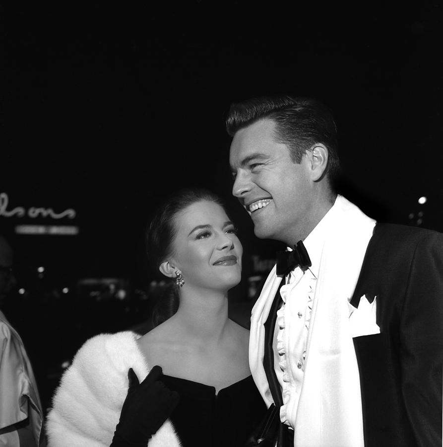 Natalie Wood And Robert Wagner #3 Photograph by Michael Ochs Archives