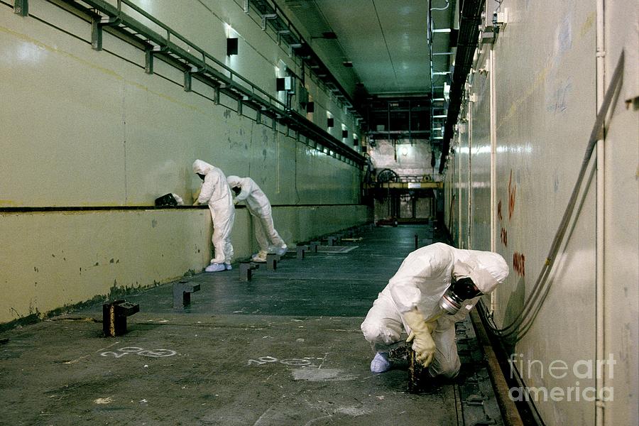Nuclear Decontamination Workers #3 Photograph by Patrick Landmann/science Photo Library