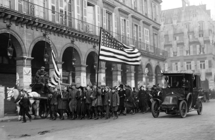 World War I - Armistice Celebration, 1918 Photograph by Granger - Fine ...