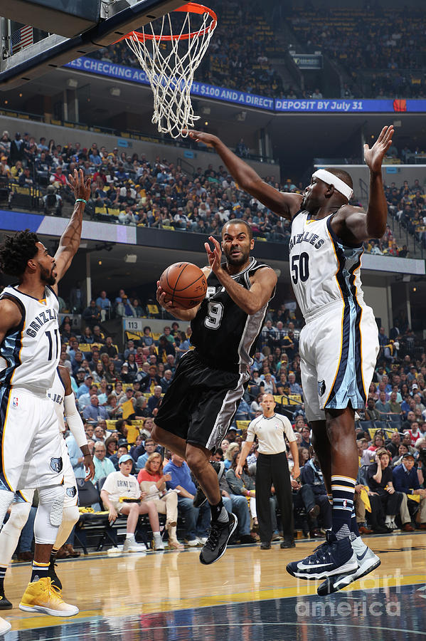 San Antonio Spurs V Memphis Grizzlies - Photograph by Joe Murphy San Antonio Spurs V Memphis Grizzlies - Photograph by Joe Murphy