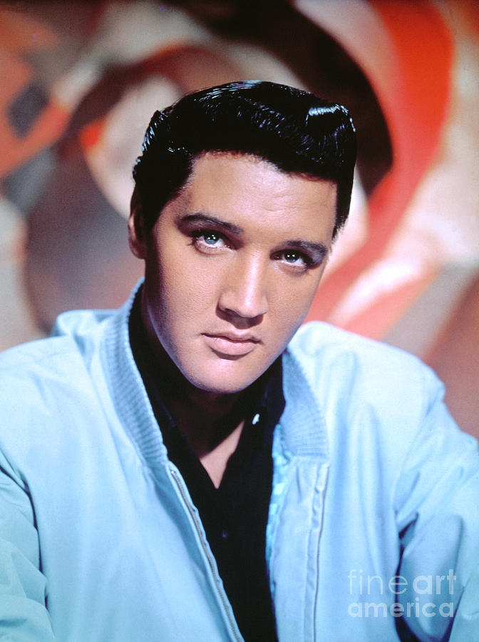 Elvis Presley #4 Photograph by Bettmann