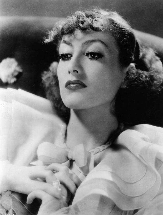 Joan Crawford #4 Photograph by Hulton Archive