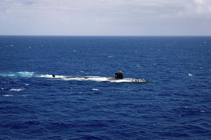 Los Angeles-class Fast-attack Submarine Photograph by Stocktrek Images ...