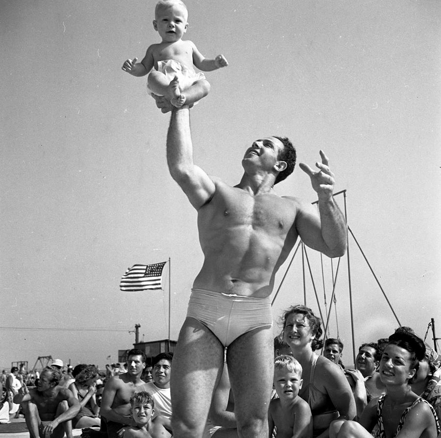 Muscle Beach Santa Monica #4 Photograph by Michael Ochs Archives