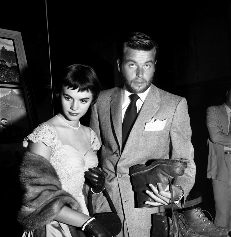 Natalie Wood And Robert Wagner #4 Photograph by Michael Ochs Archives