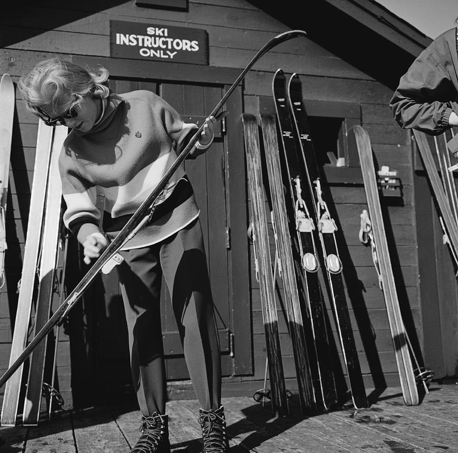 New England Skiing #4 Photograph by Slim Aarons