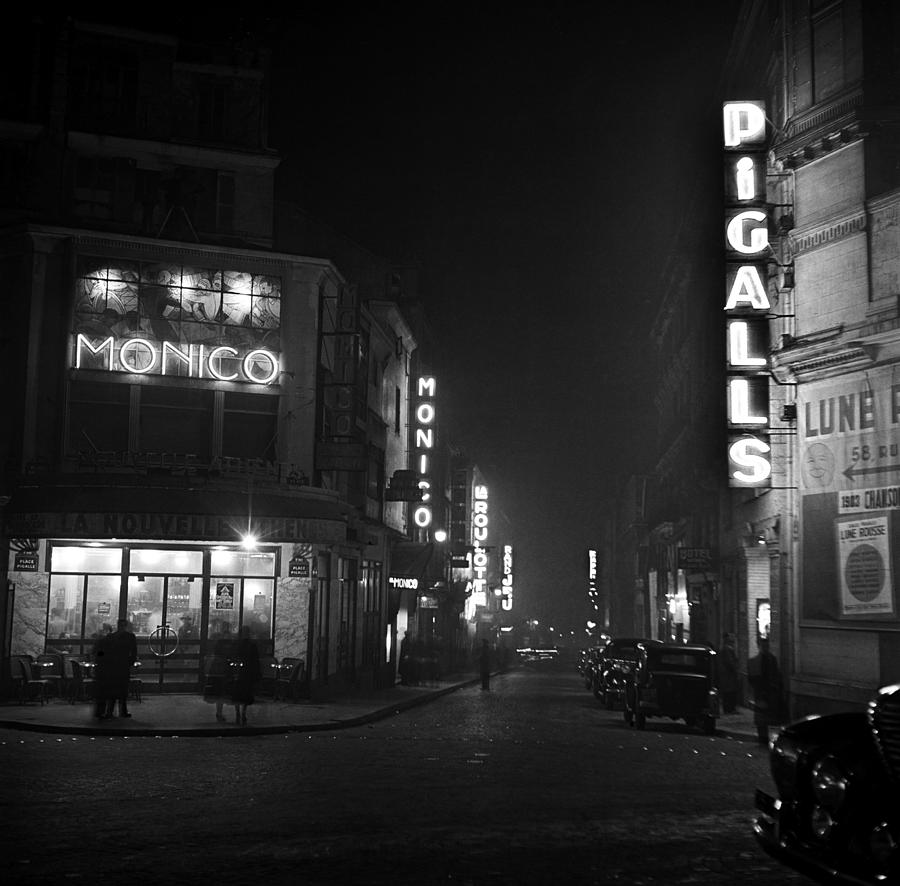 Paris At Night #4 Photograph by Michael Ochs Archives