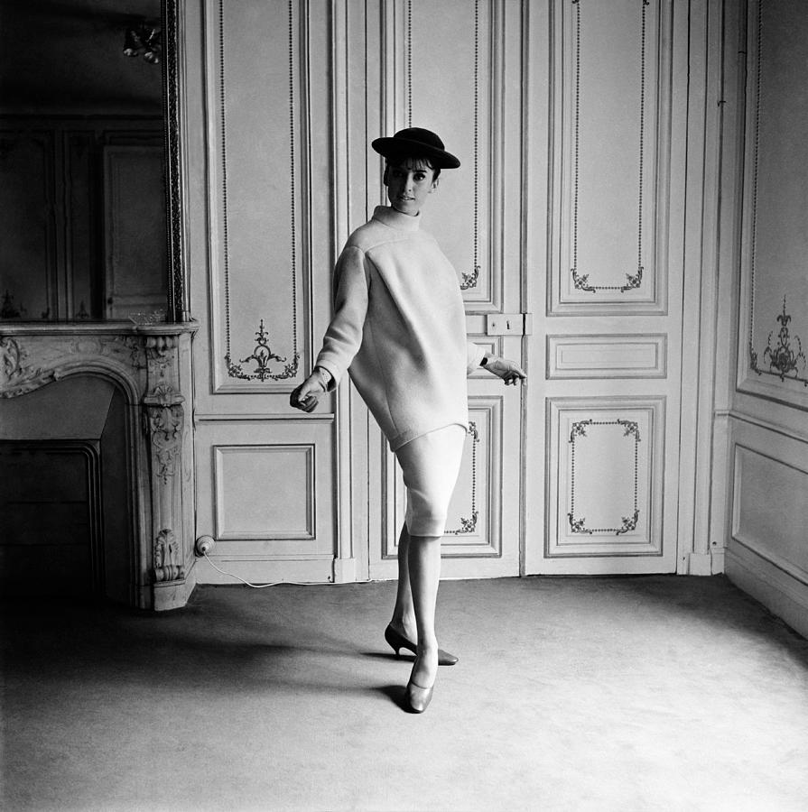 Pierre Cardin Fashion Show #4 Photograph by Keystone-france