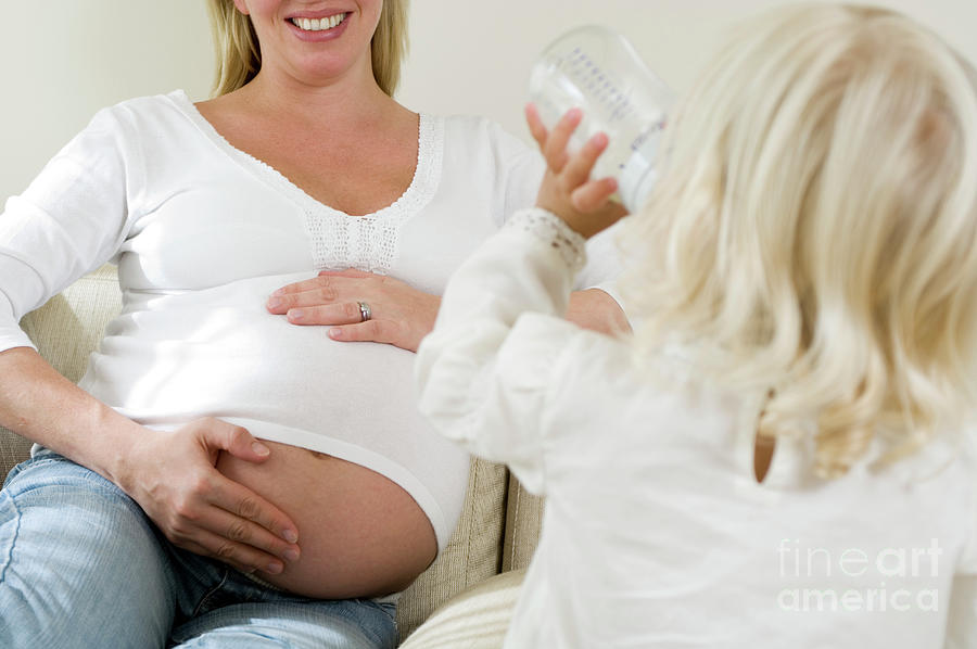 Pregnant Woman And Daughter Photograph By Paul Whitehillscience Photo 7846