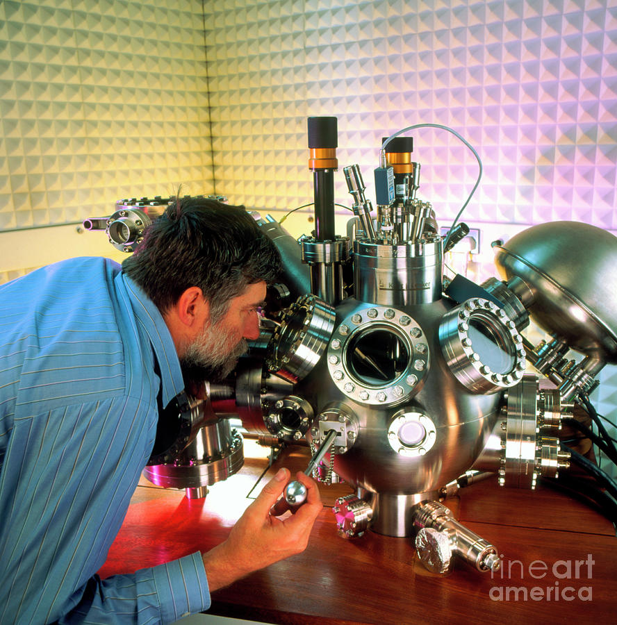 Scanning Electron Microscope #4 Photograph by Colin Cuthbert/science Photo Library