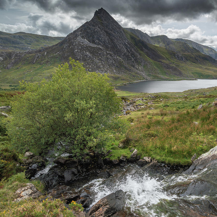 Stunning landscape image of countryside around Llyn Ogwen in Sno ...