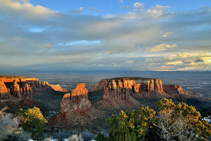 Sunrise at Colorado National Monument #4 Photograph by Ray Mathis
