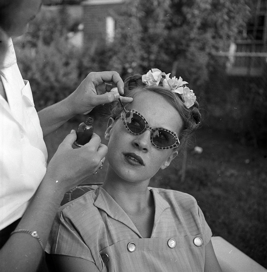 Teen Agers #4 Photograph by Nina Leen