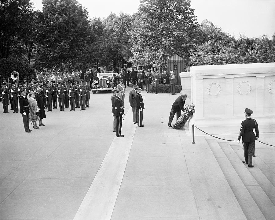 Vintage Photograph - Tomb Of The Unknown Soldier #4 by Photo File