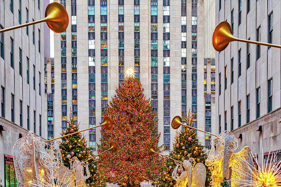Tree, Rockefeller Center Nyc #4 Digital Art by Lumiere